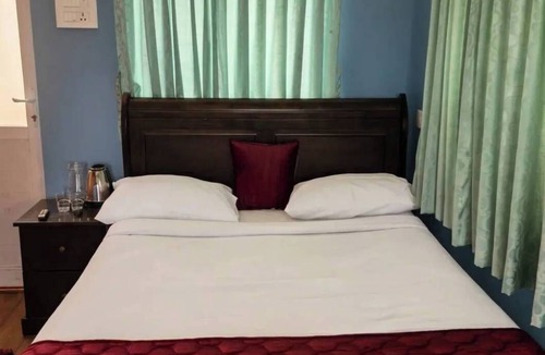 Valparai Hotel | SPKA Jungle Resort