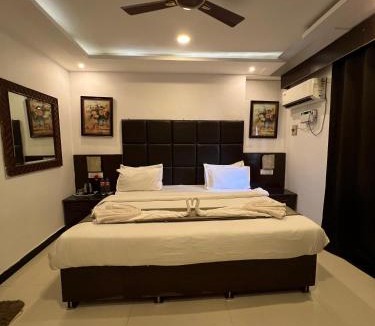 Saunta Vaddo Hotel | Sportsman beach hotel
