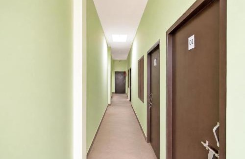 Malihabad Hotel | Spot On Galaxy Hotel