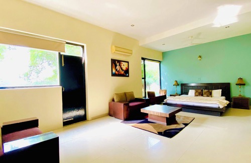 Amritsar Hotel | Spring Gardens And Farmstay