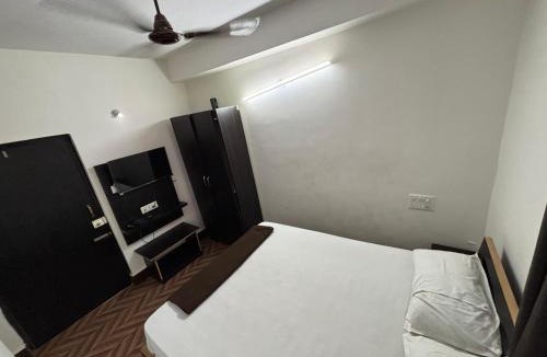 Bengaluru Hotel | Sri Renuka Boarding & Lodging
