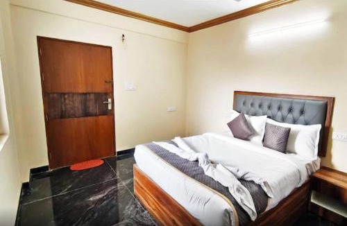 Sirsi Hotel | Sri Sai royal suites