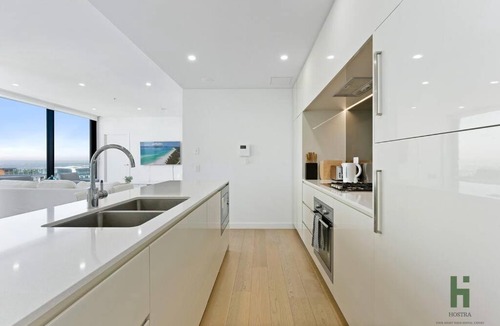 St. Leonards Apartment | St Leonards 2B2B Apt with Skyview