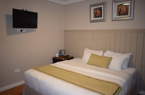 Gigiri Hotel | Standard ensuite with Shower