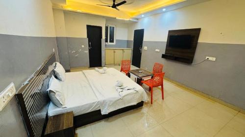 Old Gurgaon Hotel | star key inn hotel