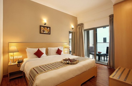 Maradu Hotel | Starlit Suites Kochi