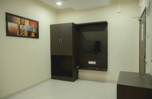 Bhuj Hotel | StayGuru Park View Residency