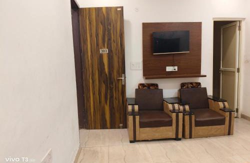 Rohini Hotel | Staylo Hotel Shiva