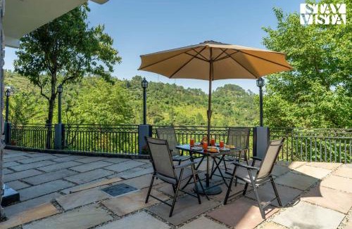 Naina Range Villa | StayVista at Golden Muse with BBQ & Jacuzzi