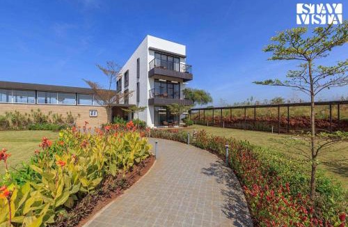Igatpuri Villa | StayVista at La Mer - Pool, Lawn & BBQ