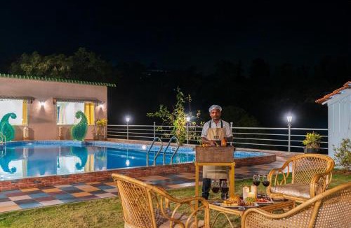 Bhilar Villa | StayVista at Lawn House - Shrimant Wada Royal Stay