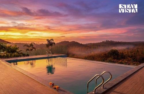 Ulhasnagar Villa | StayVista at The Barvi Belvedere with Infinity Pool