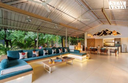 Shahapur Villa | StayVista at The Wildernest Tale with Bonfire, Jacuzzi