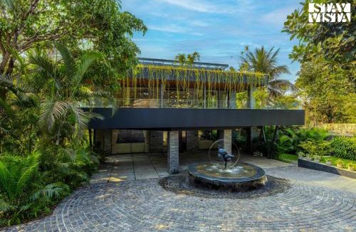 Alto de Porvorim Villa | StayVista at Villa Altona with BBQ & Pool