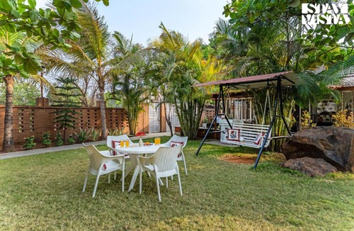 Jawhar Villa | StayVista at Villa Papillon with Pool, Bonfire