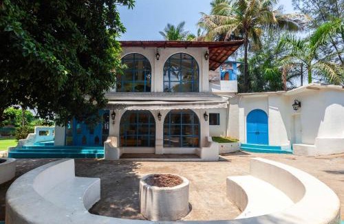 Karjat Villa | StayVista's Casa Blanca - Modern elegance with a pool, spacious lawn & diverse activities