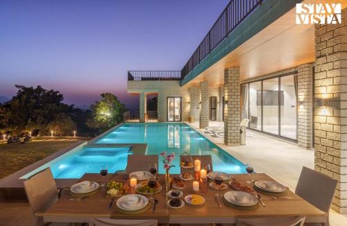 Kadadhe Villa | StayVista's Esperanza - Mountain-Side Retreat with Infinity Pool, Gazebo & Indoor-Outdoor Activities