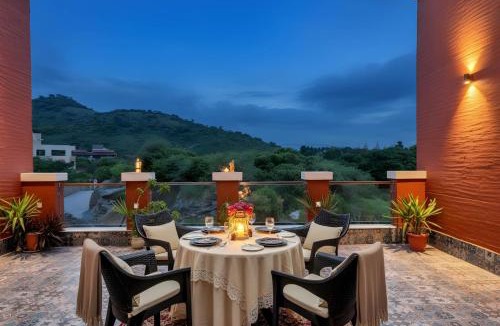 Bedla Villa | StayVista's Sylvara - Hill-View Villa with Private Pool, Jacuzzi & Games Room