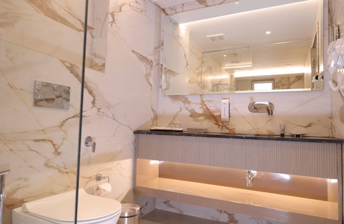 DLF Phase 3 Hotel | Stepstones Hotels and Inn