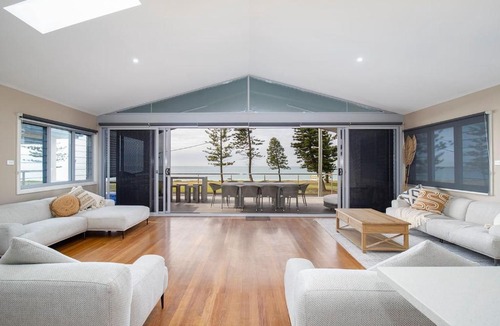 Stockton House | 'Stockton Grande' A Sublime Beachfront Family Oasis
