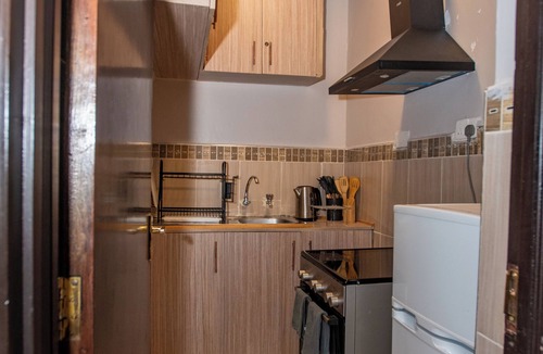 Muthaiga Hotel | Studio Apartment with Kitchen in Gigiri near UN Nairobi, Cozy Stead Garden House