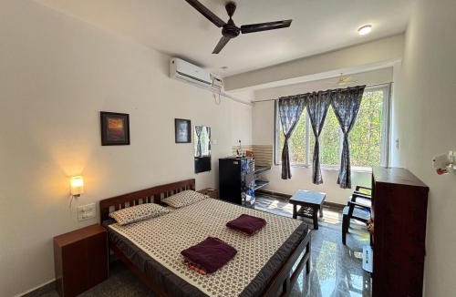 Arambol Apartment | Studio Arambol Hideaway R4 by Mukund Sadan Arambol