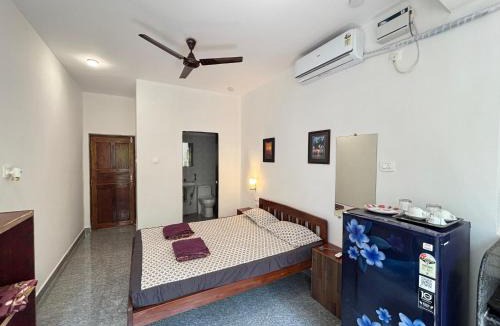 Arambol Apartment | Studio Arambol Hideaway R4 by Mukund Sadan Arambol