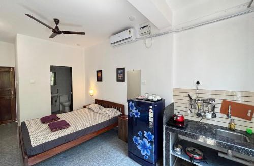 Arambol Apartment | Studio Arambol Hideaway R4 by Mukund Sadan Arambol