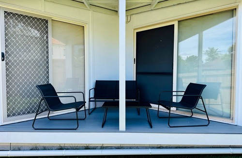 Bulimba House | Studio Room 1, Attached Bathroom, AC, Parking