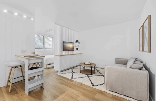 Bondi Junction Apartment | Studio3: Chic Bondi Abode with Pool & A/C