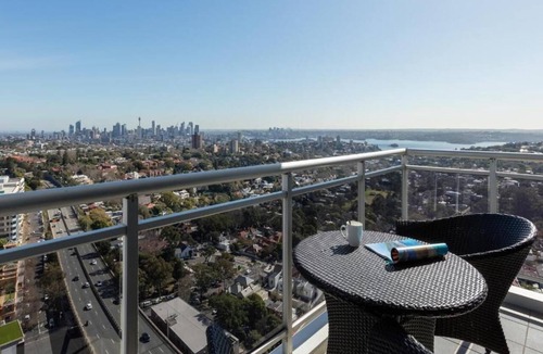 Bondi Junction Apartment | Stunning 3-Bedroom Harbour Suite Near Bondi Beach Sydney