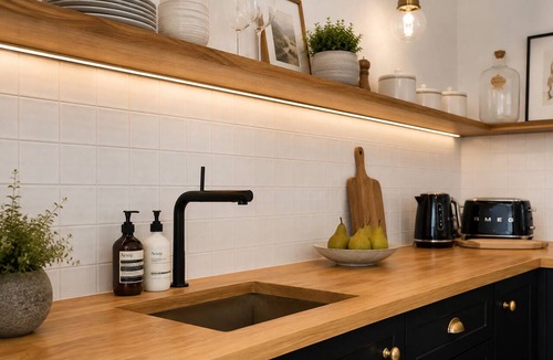 Richmond Lowlands Apartment | Stunning Modern Accommodation on Prestige Rural Property