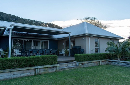 Coolangatta House | Stunning Mystique Country House with lake & mountain. 15% discount all winter.