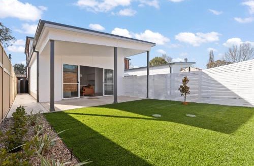 Bathurst House | Stunning Seymour - 3 Bed 2 Bath - Amazing Location