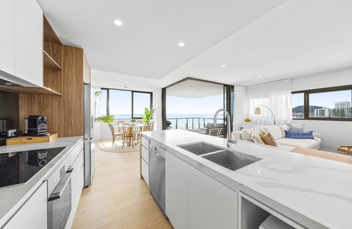 Palm Beach Apartment | Stunning Views just steps to Palm Beach