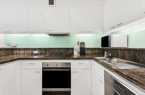 The Rocks Apartment | Stylish 1BR In Prime Locale w/Pool + Gym + Sauna