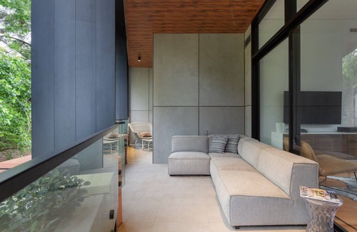 Coogee Apartment | Stylish 2-Bed Apartment with BBQ Patio Near Beach