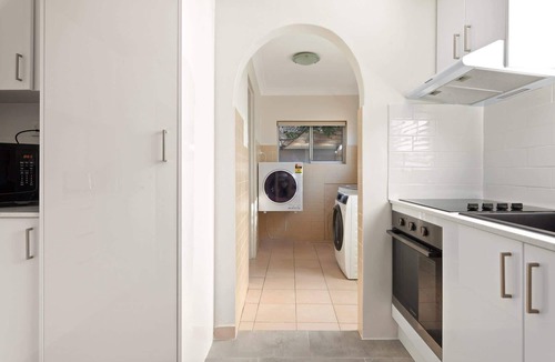 Leichhardt House | Stylish 2-Bed House with Parking