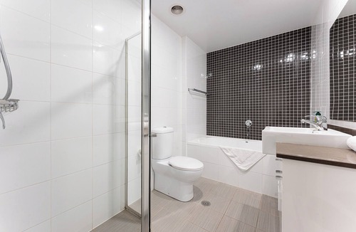 Waterloo Apartment | Stylish 2BR Waterloo Stay Near Cafés & Parks