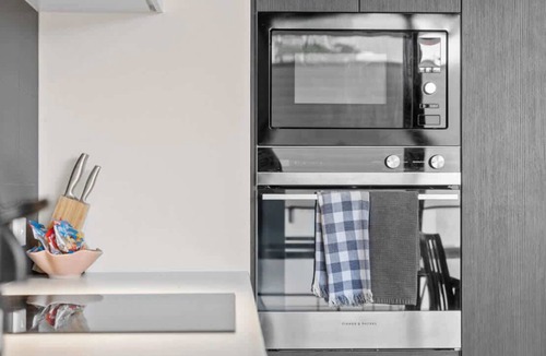 Braddon Apartment | Stylish Apartment in Central Braddon