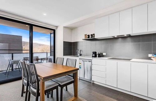 Braddon Apartment | Stylish Apartment in Central Braddon