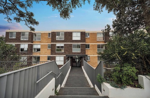 North Bondi Apartment | Stylish Bondi Beach Apartment with Opera House and Harbour Bridge Views - NEW!
