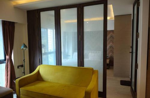 Kurla Apartment | Stylish Como Studio w Wi-Fi Kitchen Parking
