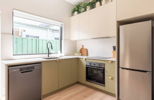 Zetland House | Stylish Inner-City Terrace Near Green Square