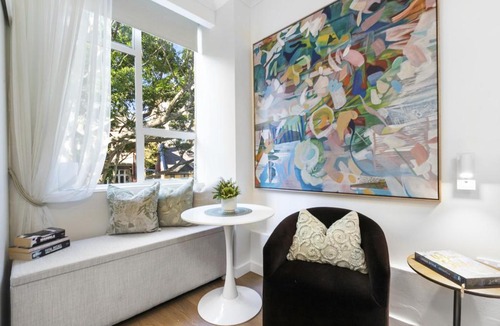 Darling Point Apartment | Stylish Studio with Rooftop Harbour Views