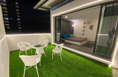 Baner Hotel | Sunleaf Palace