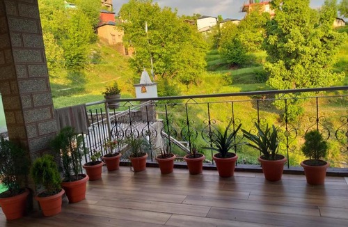 Naddi House | Sunny Home Stay