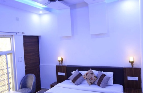 Lansdowne Hotel | Sunny Pines Resort