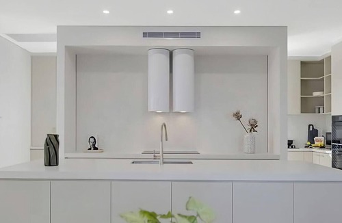 Morisset Park House | Sunset and Serenity Trinity - Luxury Lakefront Living with Relaxed Leisure