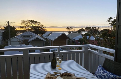 Currarong House | Sunset Blue - Currarong Beach House - 3 bedroom + bunk room. Perfect location